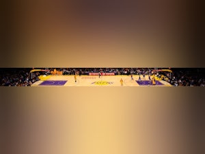 Lakers' sell-out streak ends