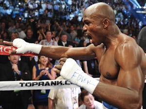 Bradley calls out Mayweather