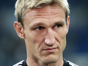 Leverkusen defender tears knee ligament