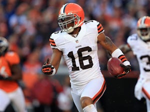 Report: Cribbs signing with Colts
