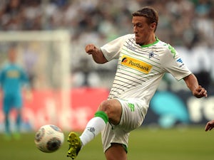 Wolfsburg complete Kruse signing