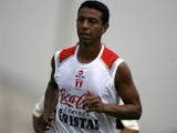 Peruvian national football team player Nolberto Solano takes part in a training session in Lima on March 30, 2009