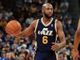 Jamaal Tinsley #6 of the Utah Jazz controls the ball against the Denver Nuggets at the Pepsi Center on November 9, 2012