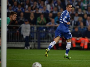Torres sits out Chelsea training