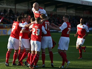League Two roundup: Fleetwood close in on top three