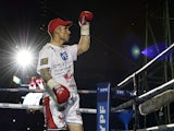 World Boxing Council middleweight challenger Martin Murray of Britain waves before the title bout against defending champion Sergio 'Maravilla' Martinez of Argentina on April 27, 2013