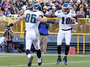 Eagles ease past Packers
