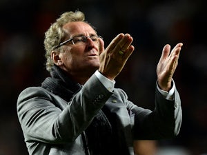 Sweden's coach Erik Hamren gestures to the crowd at the end of the FIFA 2014 World Cup qualifier play-off first leg football match Portugal vs Sweden at the Luz stadium in Lisbon on November 15, 2013