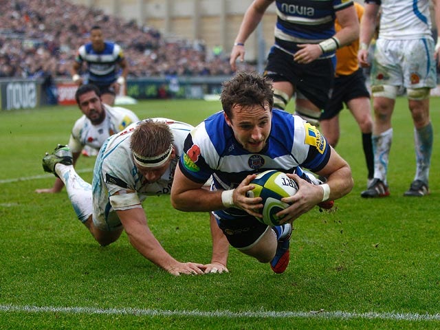 Bath's Martin Roberts scores his team's third try against Exeter Chiefs during their LV=Cup match on November 17, 2013