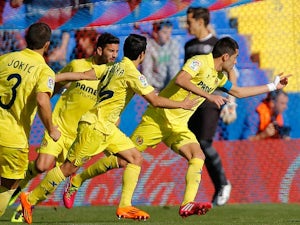 Villarreal beat 10-man Levante