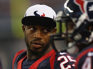 Jackson signs four-year contract with Texans
