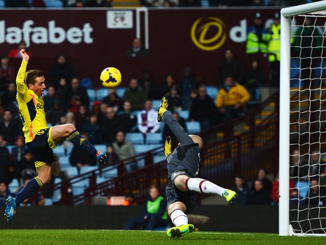Emanuele Giaccherini of Sunderland fails to score from close range during the Barclays Premier League match between Aston Villa and Sunderland at Villa Park on November 30, 2013