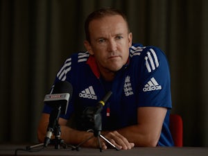 Flower steps down as England coach