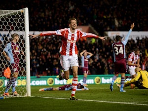 Stoke squeeze past toothless Villa