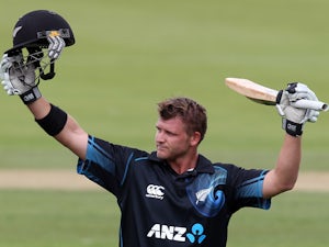 Anderson inspires three-wicket win for NZ