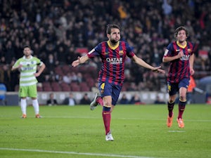 Fabregas to remain with Spain squad