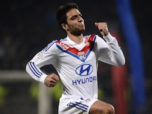 Lyon midfielder quiet over Newcastle move