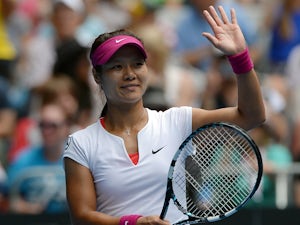 Li Na to persevere with new serve