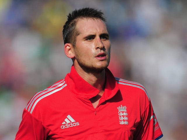 Hales eyes place in England Test side