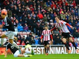 Craig Gardner of Sunderland scores the opening goal during the FA Cup fifth round match between Sunderland and Southampton at Stadium of Light on February 15, 2014