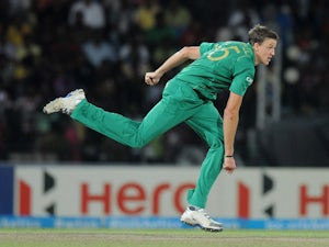 South Africa edge out New Zealand