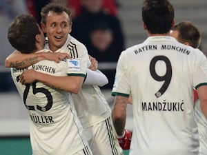 Muller brace helps Bayern to Hannover rout