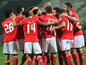 Benfica gain advantage in Greece