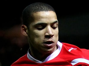 Stevenage sign Swans defender on loan