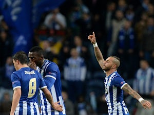 Frankfurt muster comeback to hold Porto
