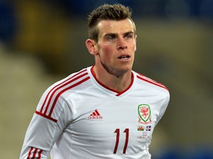 Bale to play up front for Wales?