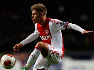 Team News: Viktor Fischer starts for Ajax