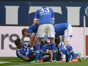 Schalke edge out Dortmund