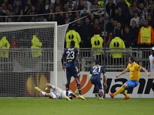 Juventus edge past Lyon