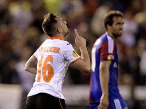Valencia extend unbeaten La Liga start