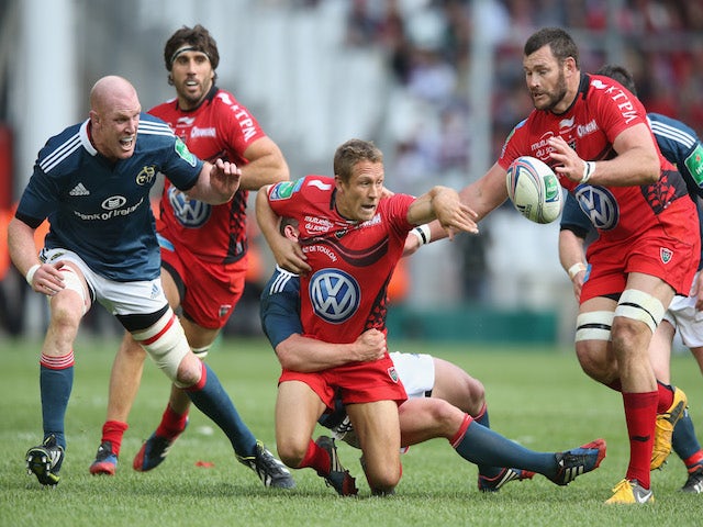 Jonny Wilkinson of Toulon passes the ball during the Heineken Cup semi final match between Toulon and Munster at the Stade Velodrome on April 27, 2014