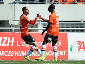 Ten-man Lorient hold on for win