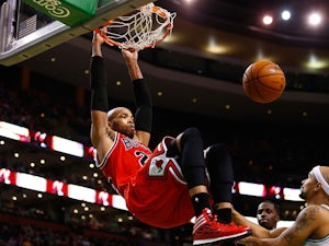 Bulls come from behind to beat Heat