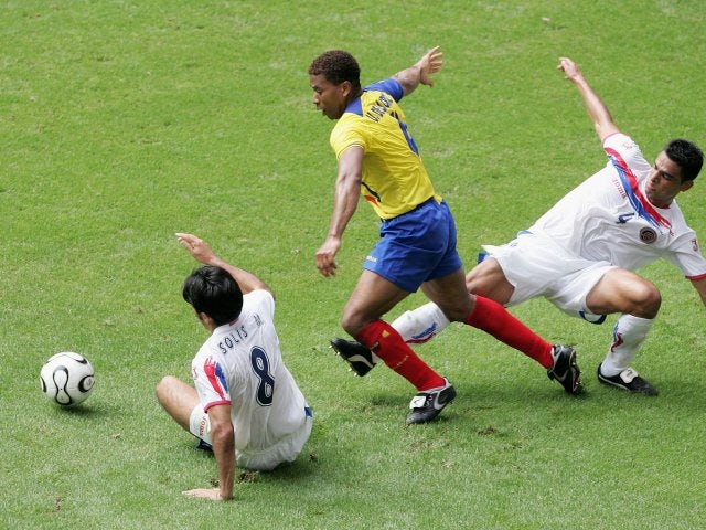Ecuador defender Ulises de la Cruz battles for possession against South Korea on June 15, 2006.