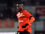 Lorient's French midfielder Cheick Doukoure controls the ball during the French L1 football match Lorient against Nice on November 30, 2013