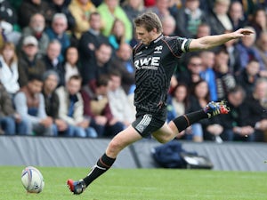 Ospreys romp to victory