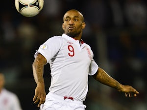 Defoe in, Walcott out of England squad