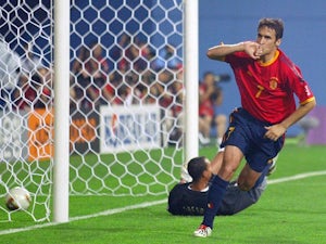 Raul concerned by Spain strikers
