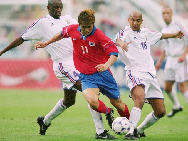 South Korea's Seol Ki-hyeon battles for possession against France on May 30, 2001.