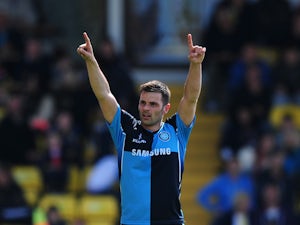 Craig signs Wycombe extension
