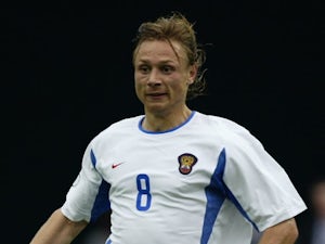 Midfielder Valeri Karpin in action for Russia at the World Cup on June 14, 2002.
