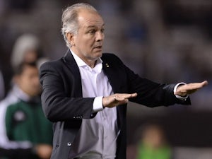 Argentina head coach Alejandro Sabella shouts out orders on October 11, 2013.