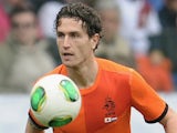 Daryl Janmaat of Netherlands controls the ball during the International Friendly match between the Netherlands and Japan on November 16, 2013