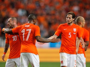 Netherlands boost playoff hopes