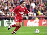 Norwegian midfielder Oyvind Leonhardsen in action for Liverpool on July 31, 1998.