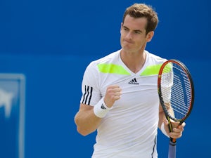 Murray eases through at Queen's
